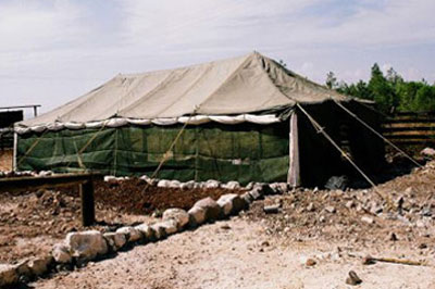 אוהלים למגורים ולאחסנה