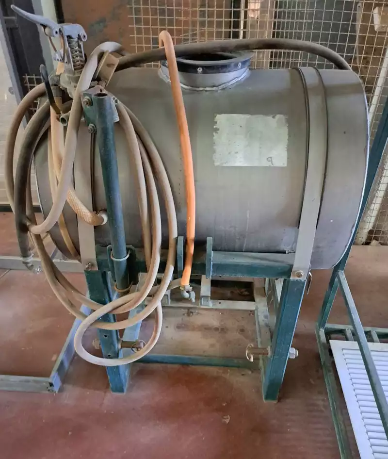 מיכל ריסוס / משאבת ריסוס