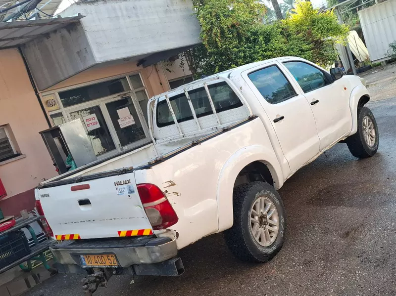 טנדר טויוטה 2013 ידני 4*4