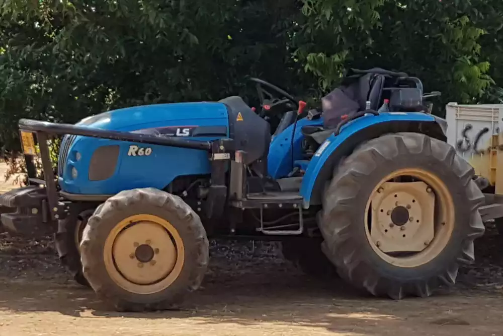 טרקטור LS60  -2013