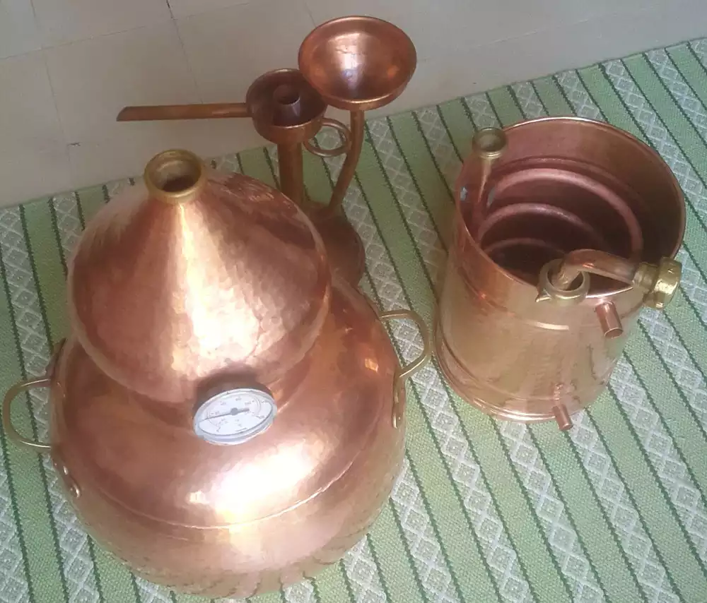 מזקקת נחושת