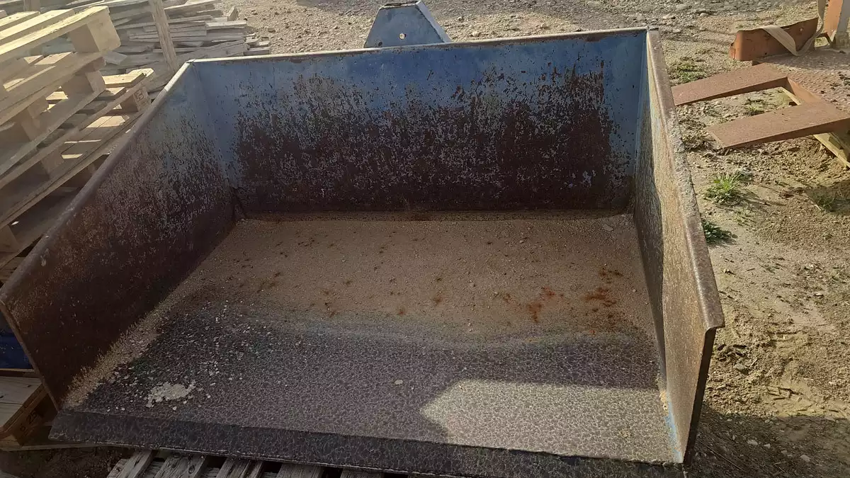 כף אחורית לטרקטור