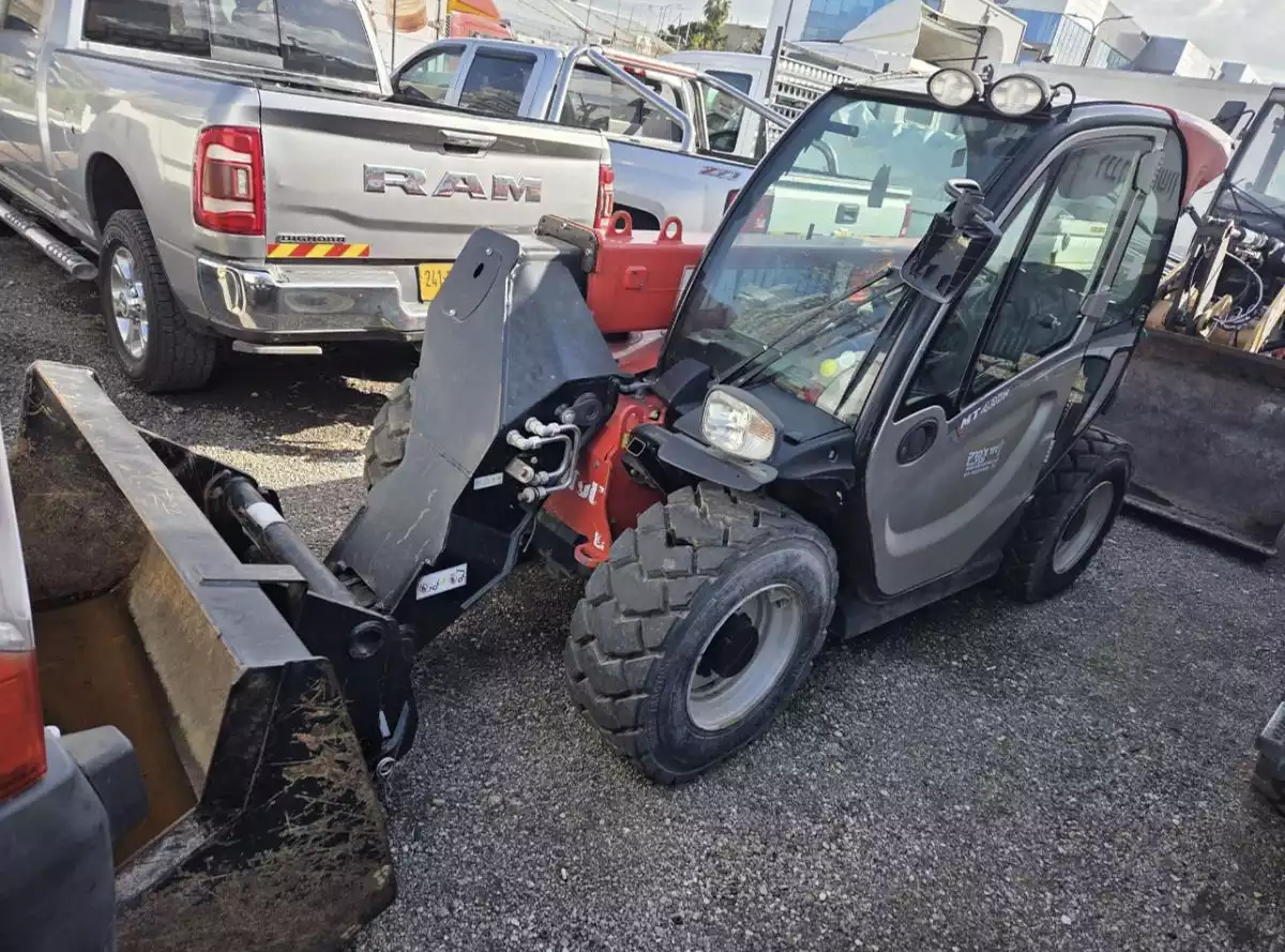 מעמיס טלסקופי מניטו