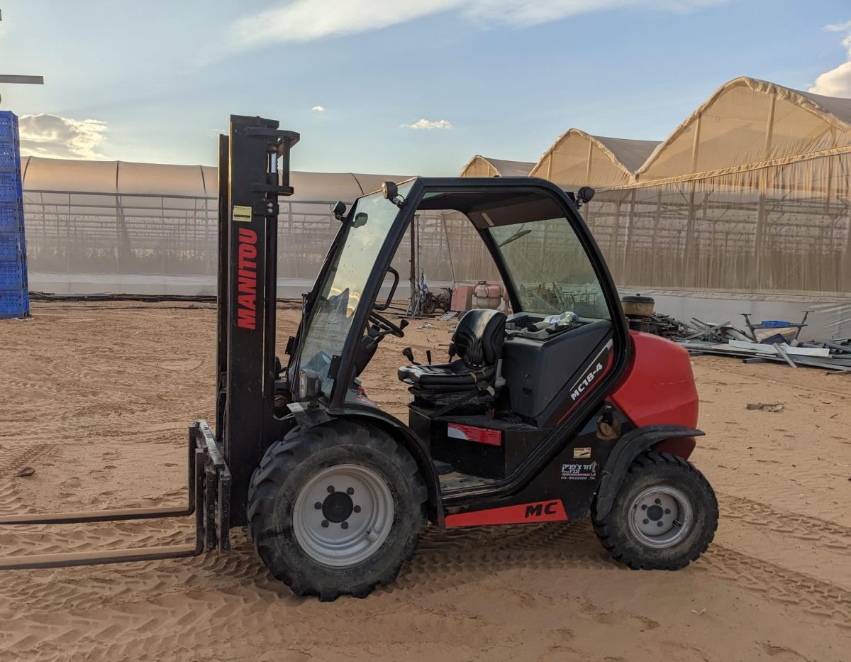 למכירה מלגזת שטח מניטו MC18-4 4*4