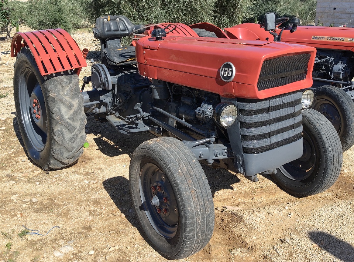 טרקטור פרגוסון 135