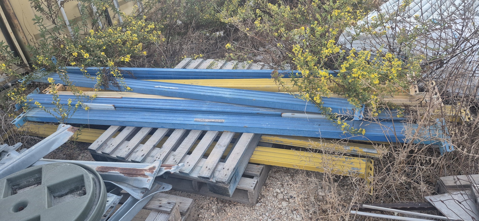 מדפי תעשיה למשטחים למכירה