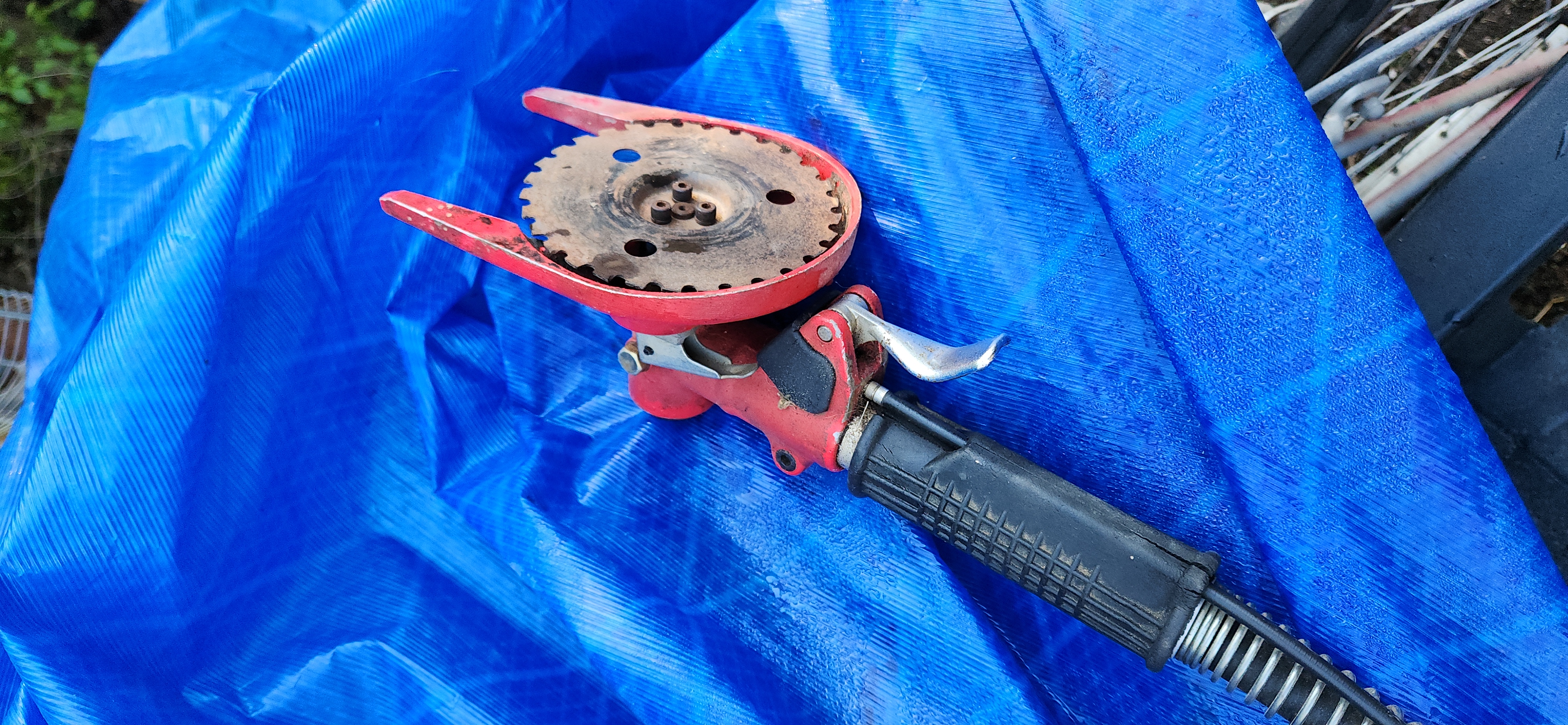 מחפש מידע על המכשיר בתמונה