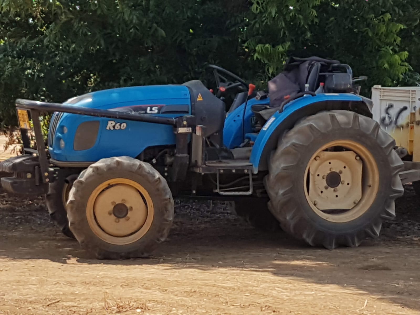 טרקטור LS60  -2013