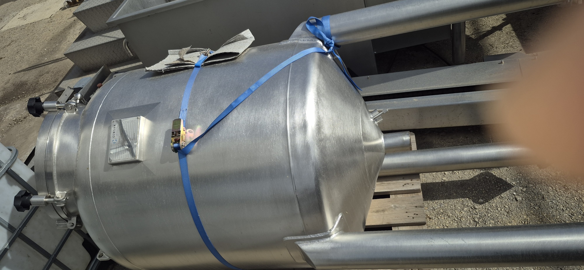 ציוד נירוסטה לתעשיית המזון