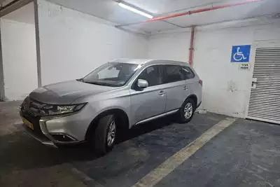מיצובישי אוטלנדר 2016