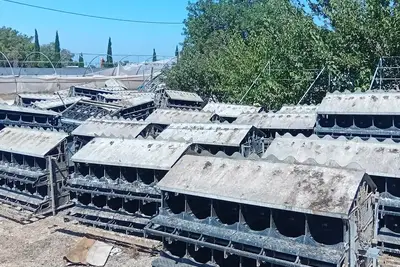 תאי הטלה מפלסטיק של חברת תמה